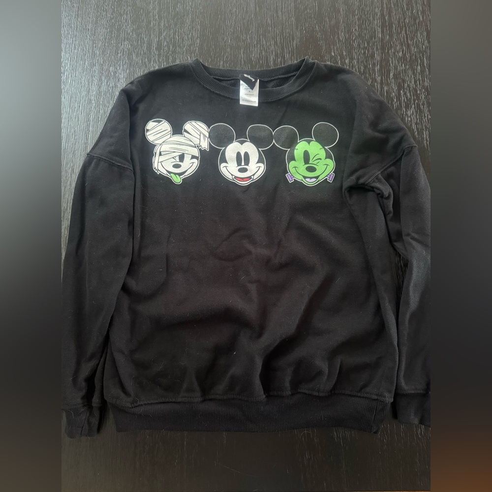 Disney Halloween Crew Neck (Like NEW)